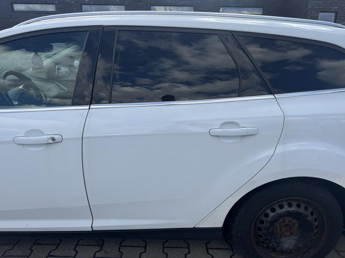 Ford Focus 3 original T&uuml;r hinten links Frost Wei&szlig; Kombi Rohbau Bj.2012
